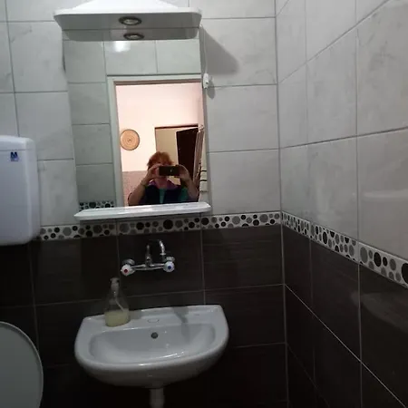 Medju Borovima 2 * Vinci