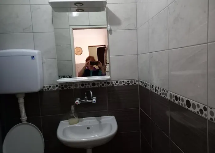 Medju Borovima 2 * Vinci