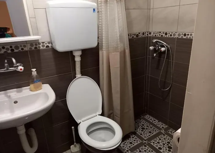 Medju Borovima 2 * Vinci