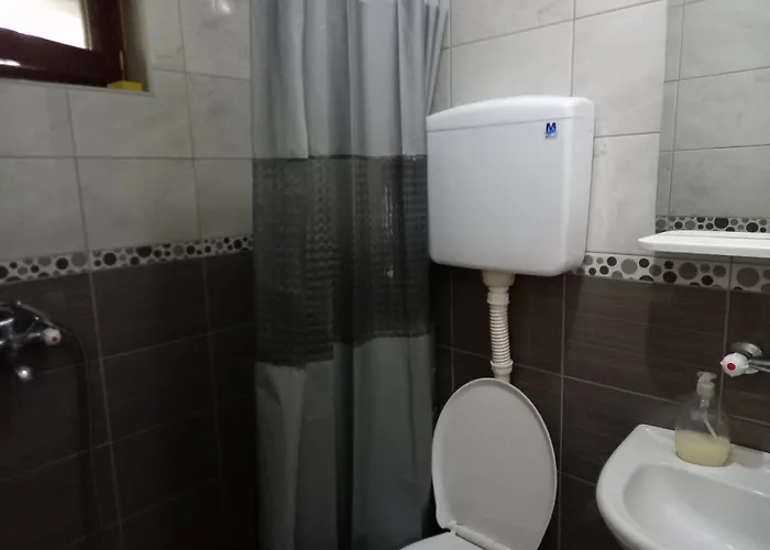 Medju Borovima 2 公寓 *