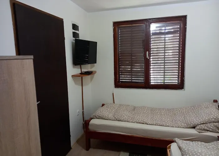 公寓 Medju Borovima 2