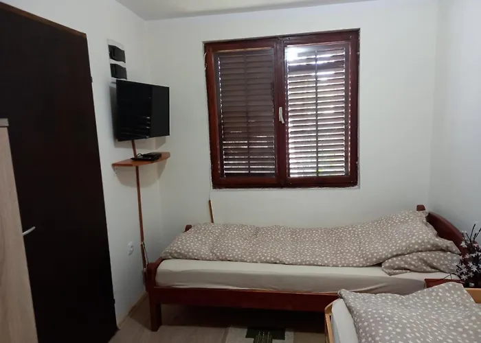 Medju Borovima 2 公寓